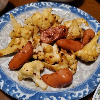 小麦粉で白いカリフラワーに！ハニ&マス合いますね！